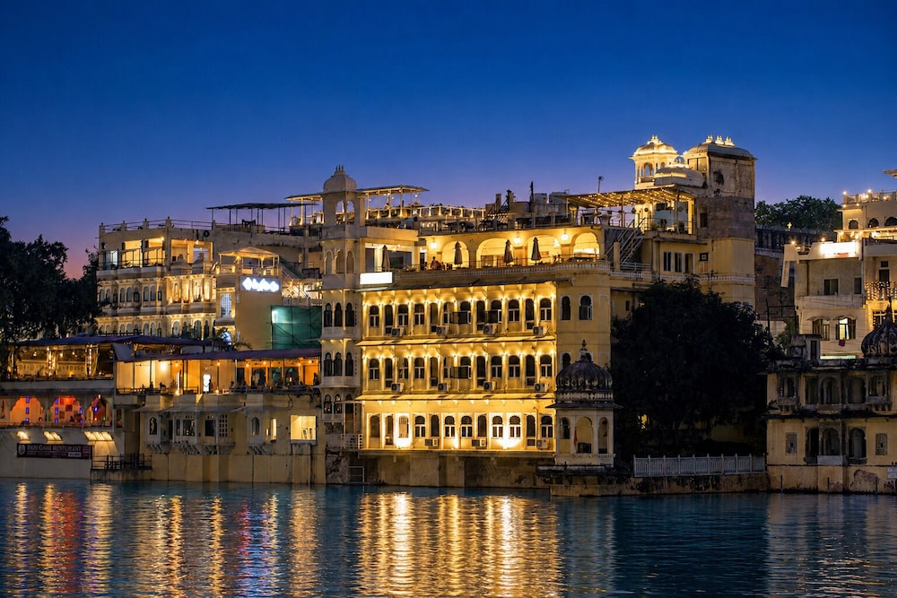Hotel Sarovar 44/50