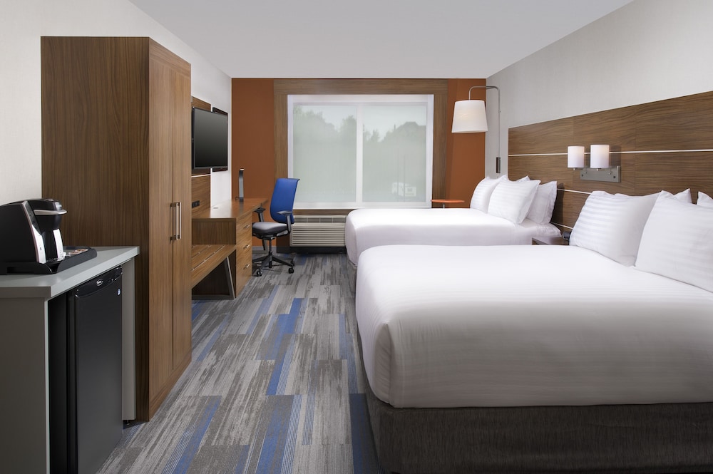 Holiday Inn Express And Suites Altoona I 99 14/62