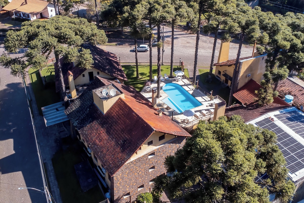 Estalagem Vila Suzana 43/50