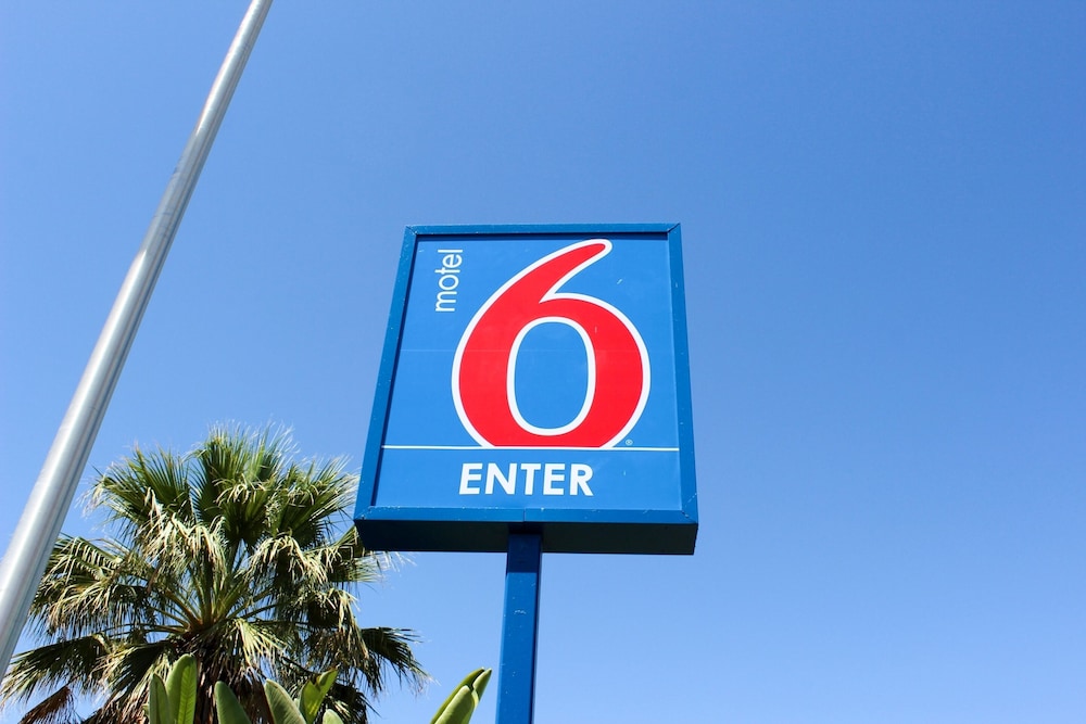 Motel6 Coalinga, CA - East 6/45