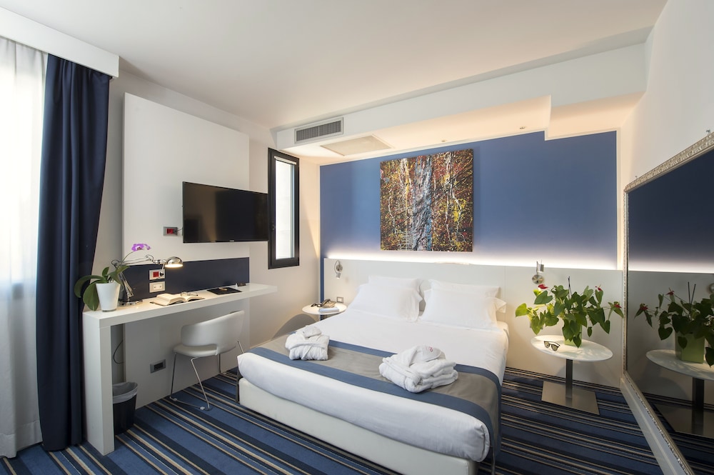 Neo Hotel 12/75