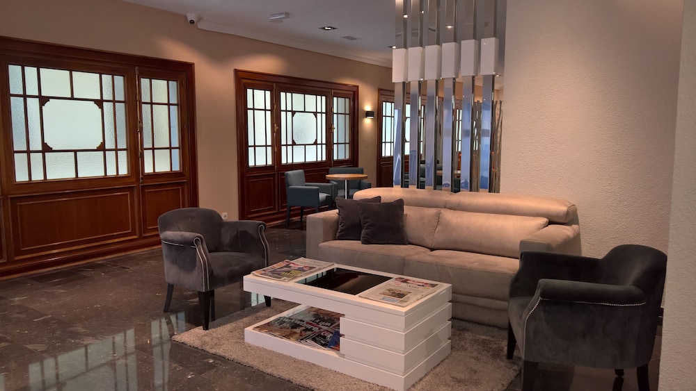 Hotel Aa Serrano By Silken 40/52