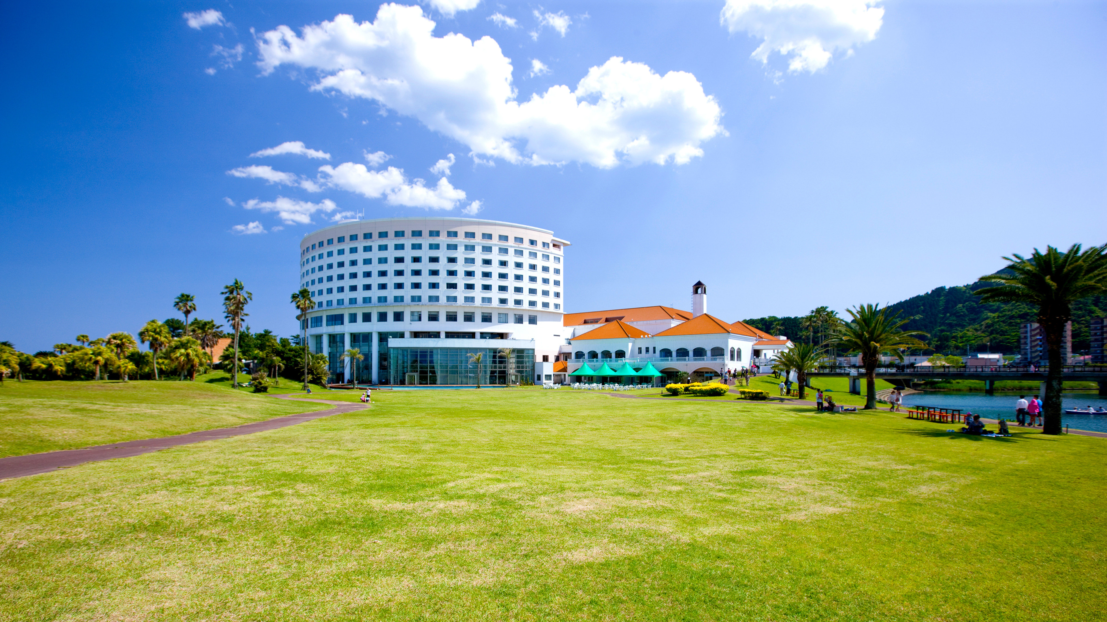 Holiday Inn Ana Miyazaki 50/50