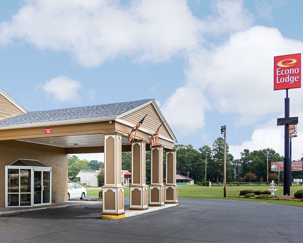 Econo Lodge Pine Bluff AR 5/35