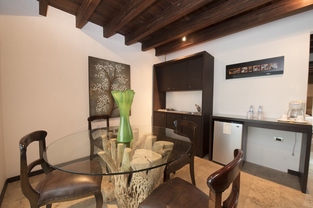 Colombe Hotel Boutique 56/76