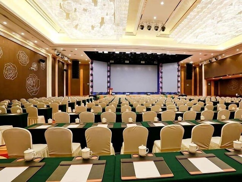 Jin Jiang International Hotel Urumqi 45/46