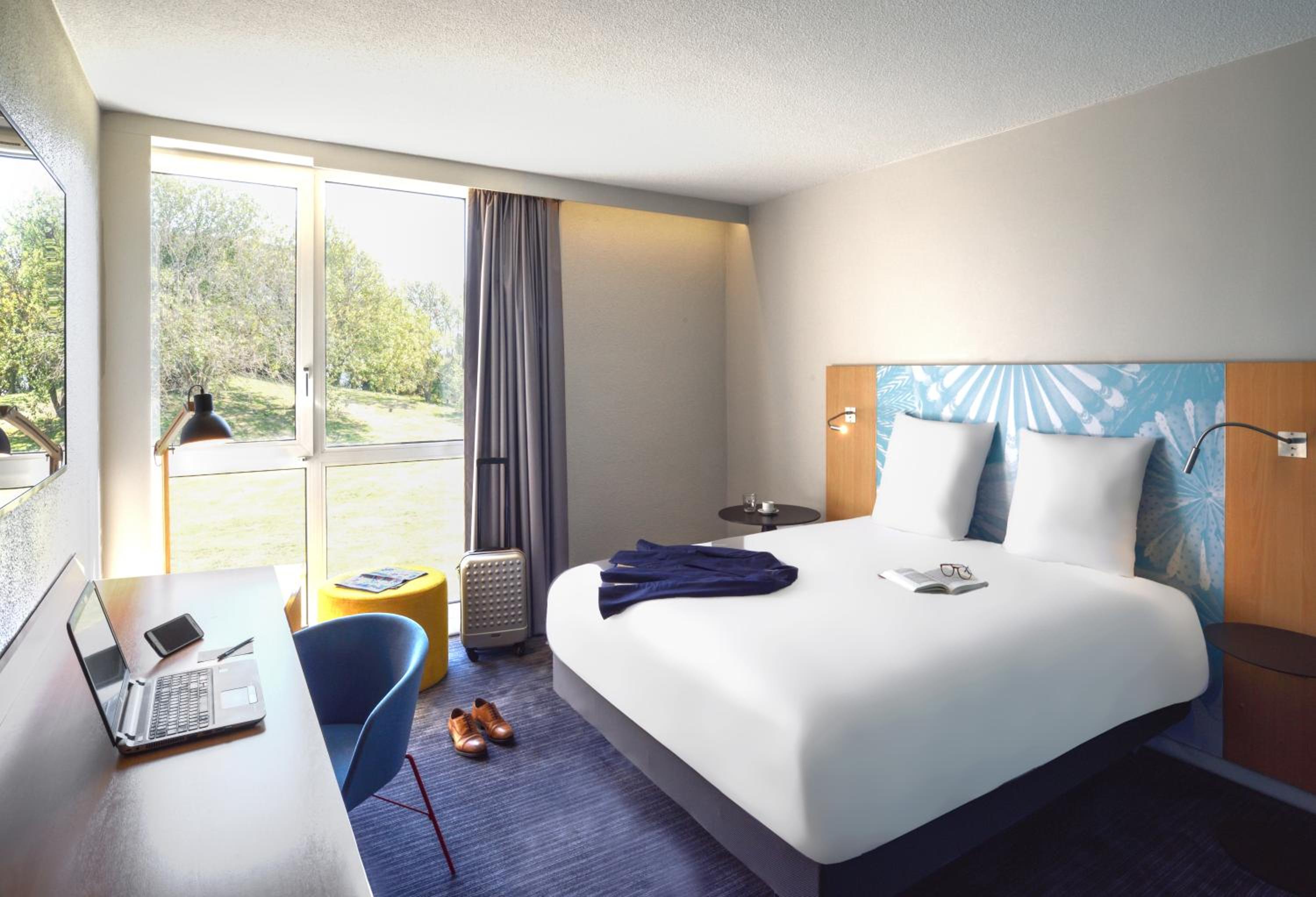 Adjoining, Mercure Lille Aeroport 2/5
