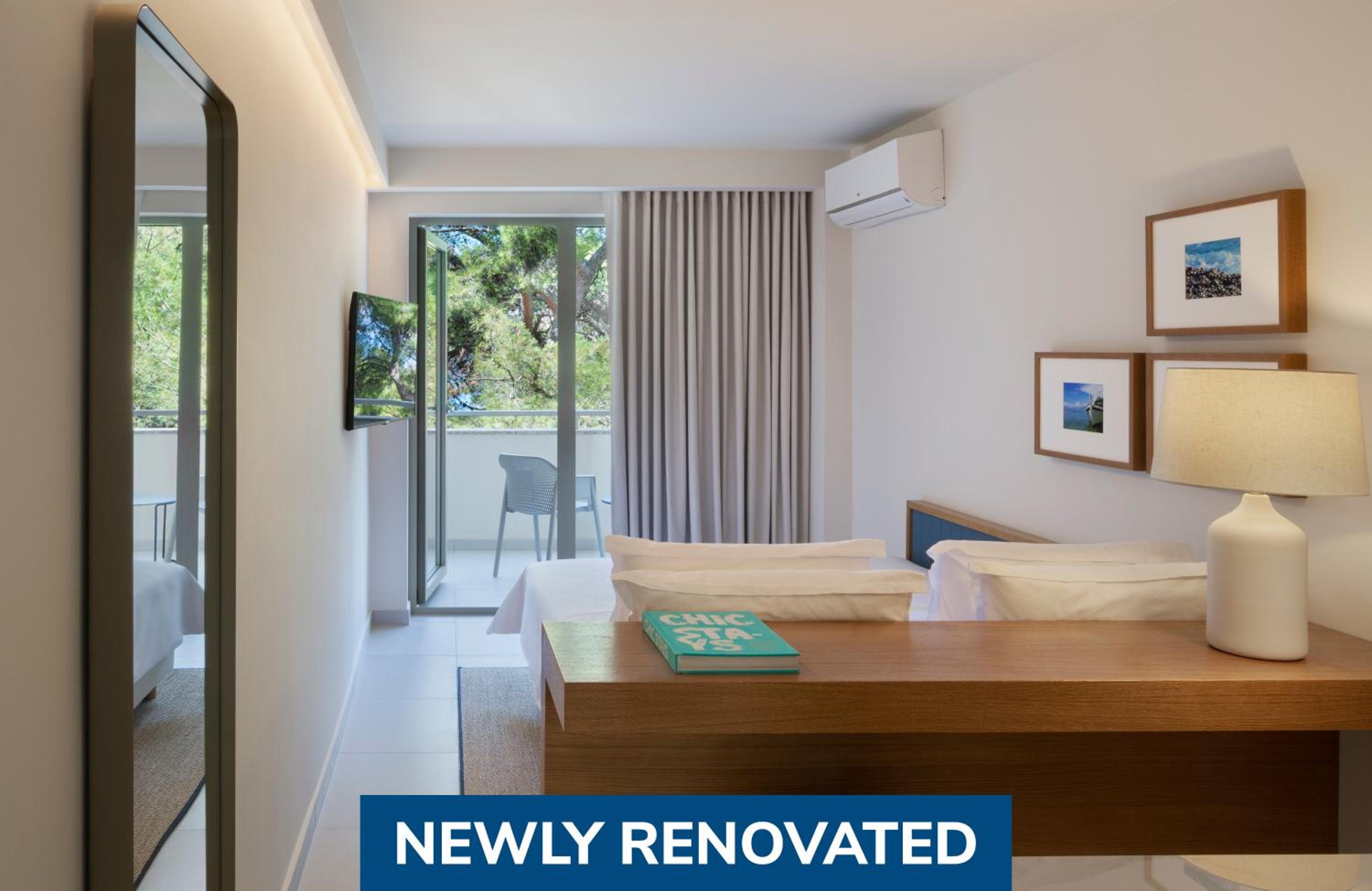 Classic, Double Bed, Sea Side, Balcony