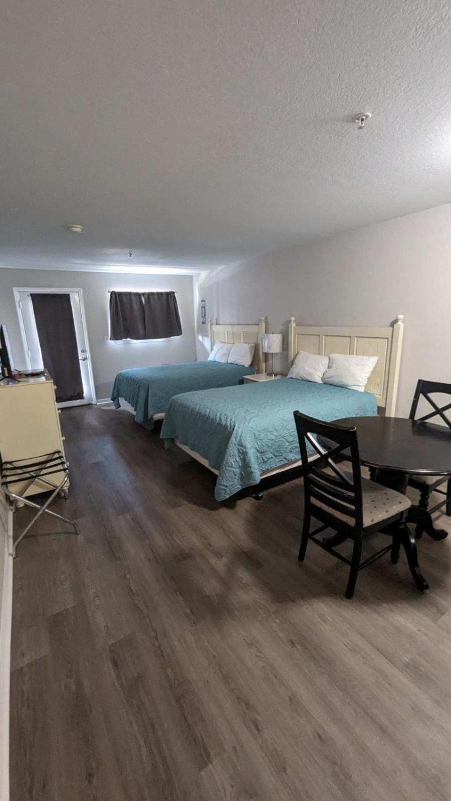 The Moorings Hotel and Marina of Carrabelle 14/31