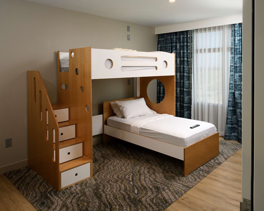 Embassy Suites by Hilton St Augustine Beach Oceanfront Resort 23/80