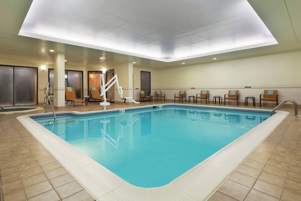 Courtyard Chesapeake Greenbrier 20/42
