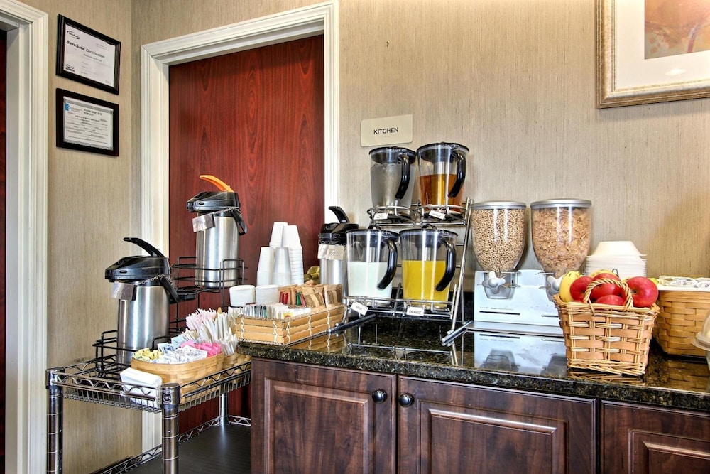 Magnolia Inn Suites 32/50