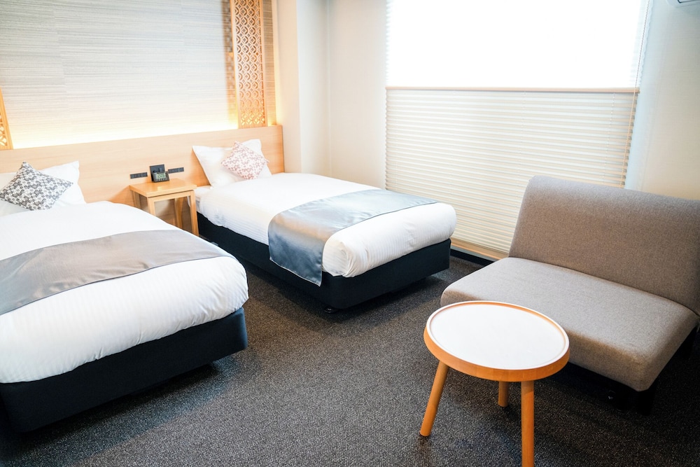 COMFORT, TWIN BEDS