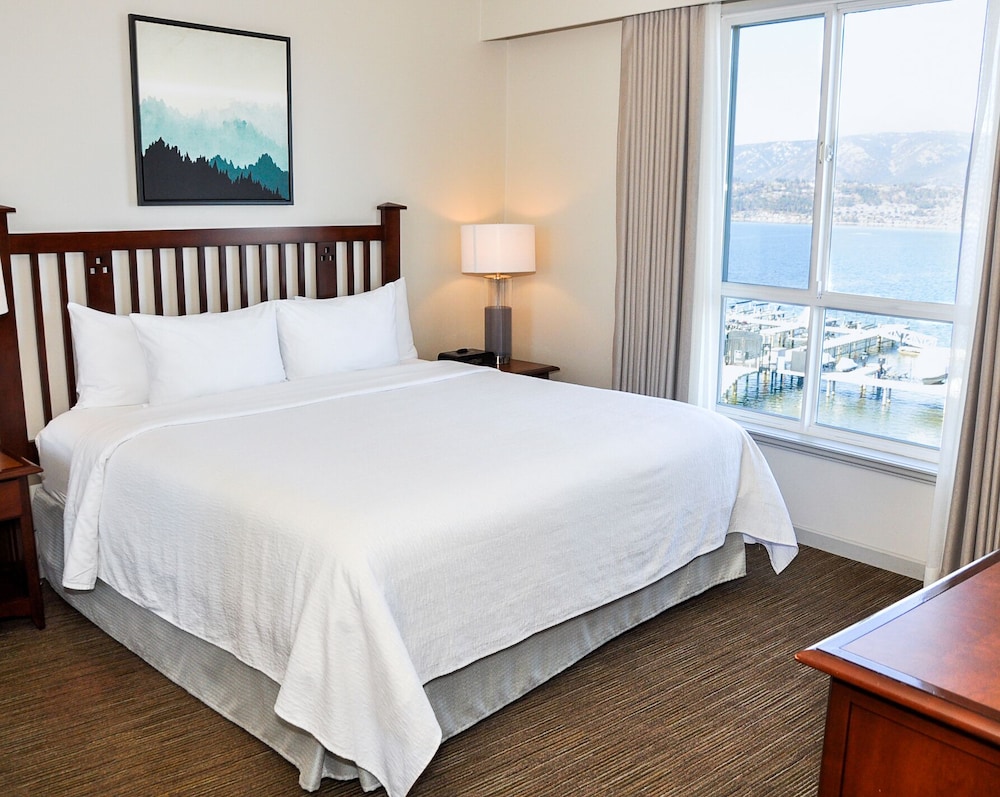 Manteo Resort Waterfront Hotel Villas 24/70