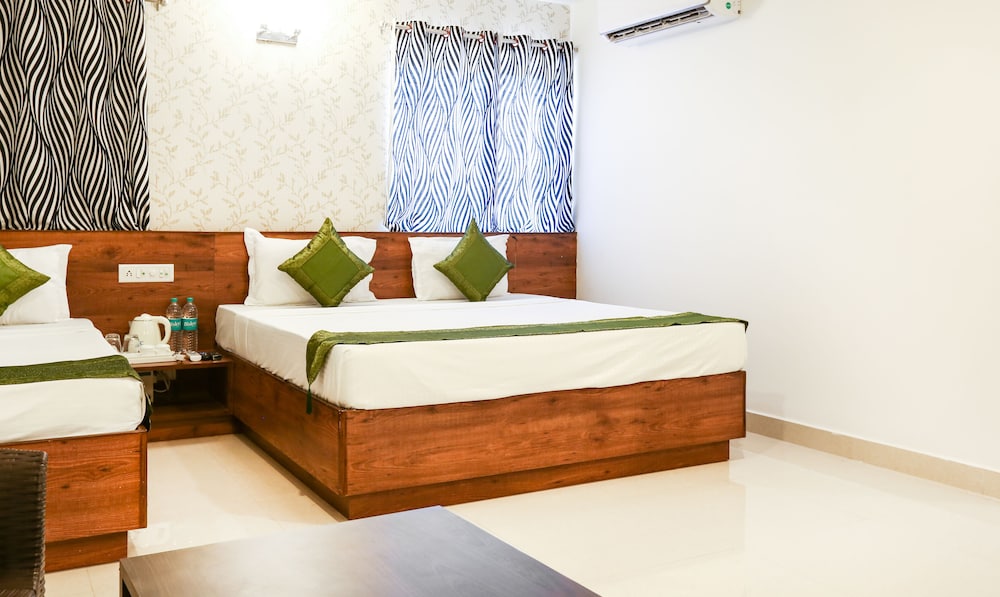 Itsy By Treebo - Comforts Inn, University Road Deralakatte 10/24