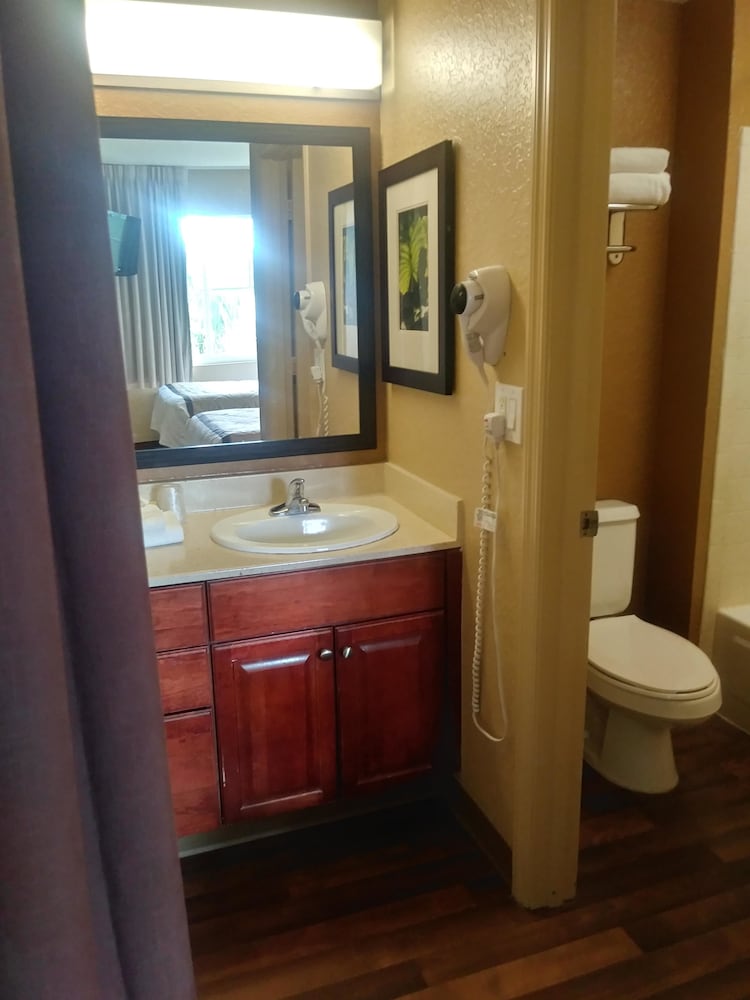 Extended Stay America Suites Orlando Southpark Commodity Cir 48/50