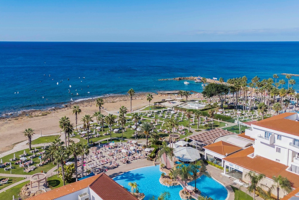 Leonardo Cypria Bay 69/74