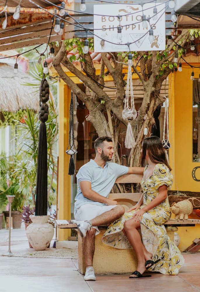 Ixchel Beach Hotel 9/50