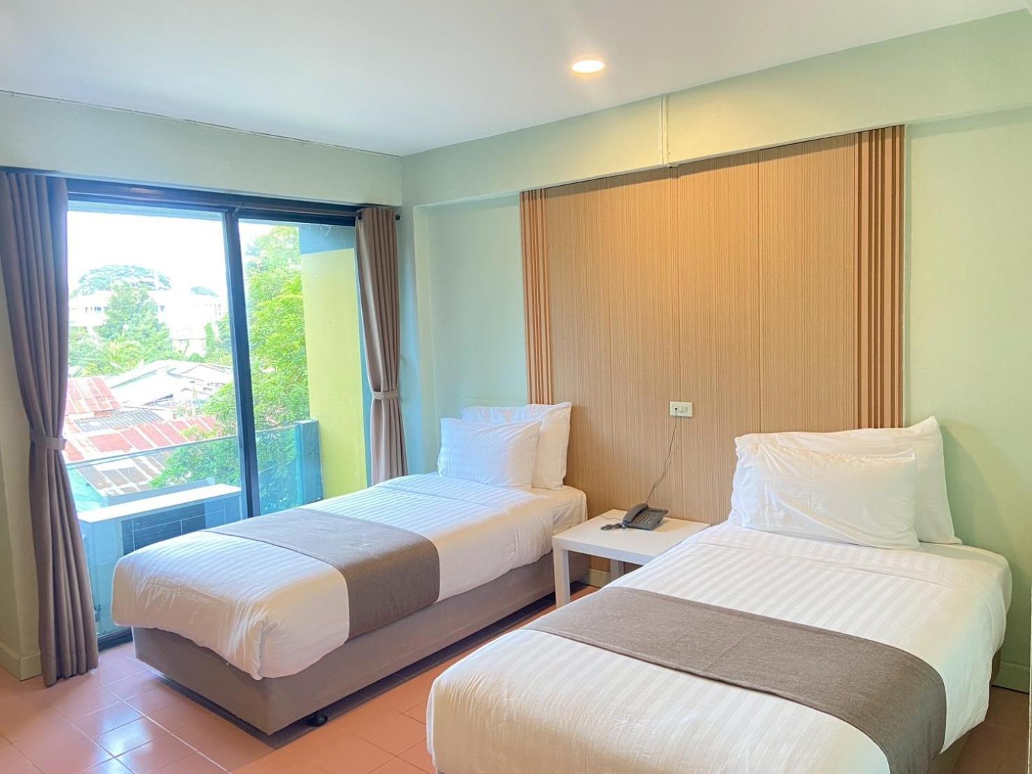 Superior, Double or Twin Bed, City View