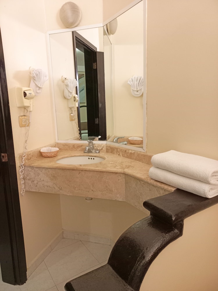 Hotel Villa Margaritas 48/48