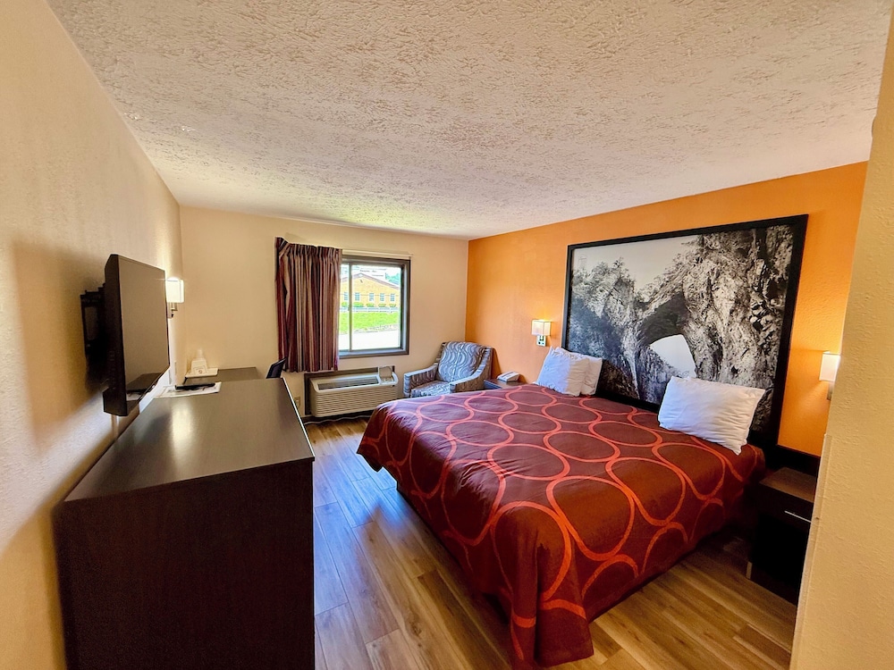 غرفة قياسية بسرير كينج، Super 8 by Wyndham Hillsville 2/10
