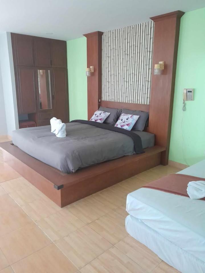 جناح، Green Beach Pattaya 2/8