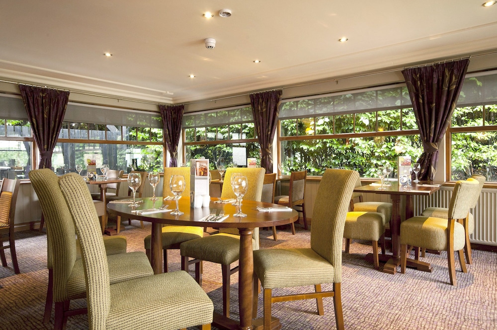 Premier Inn Glasgow Airport 28/41
