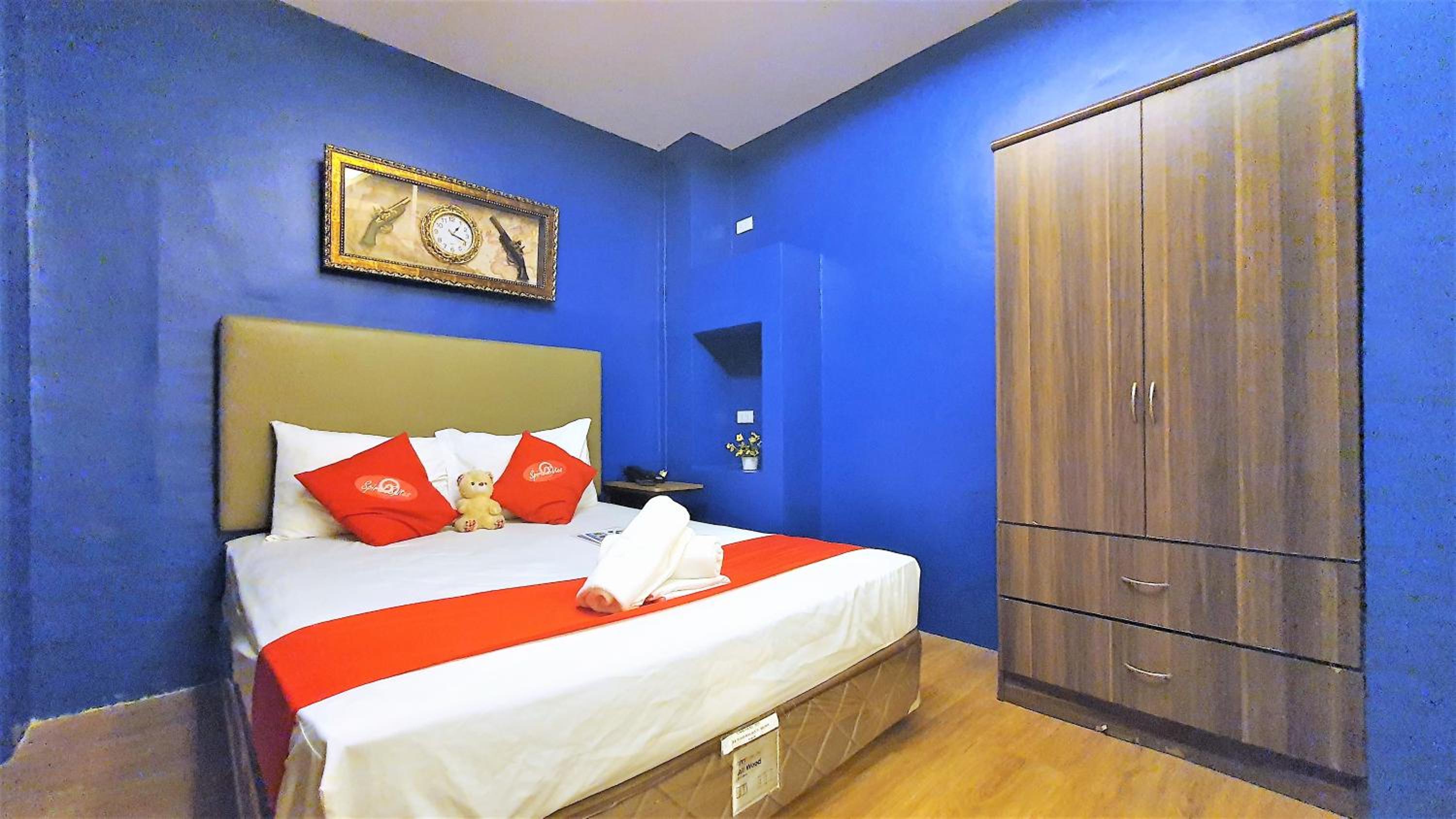 Oyo 108 Spiral Suites 14/50