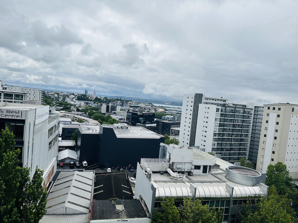 VR Auckland City 2/50