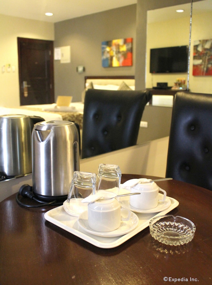 Devera Hotel 64/72