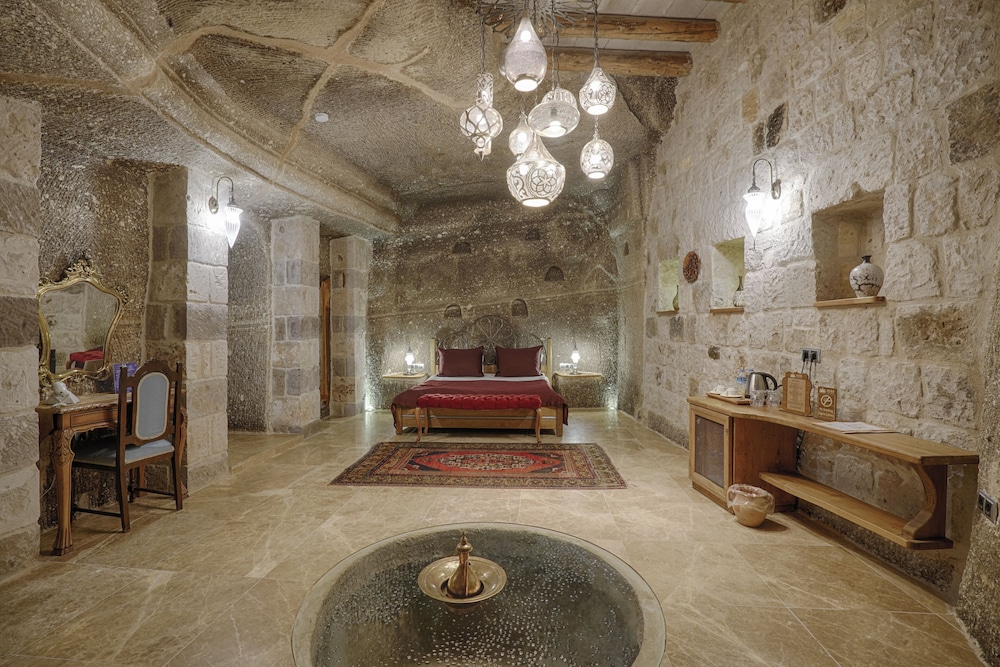 Hera Cave Suites 6/50