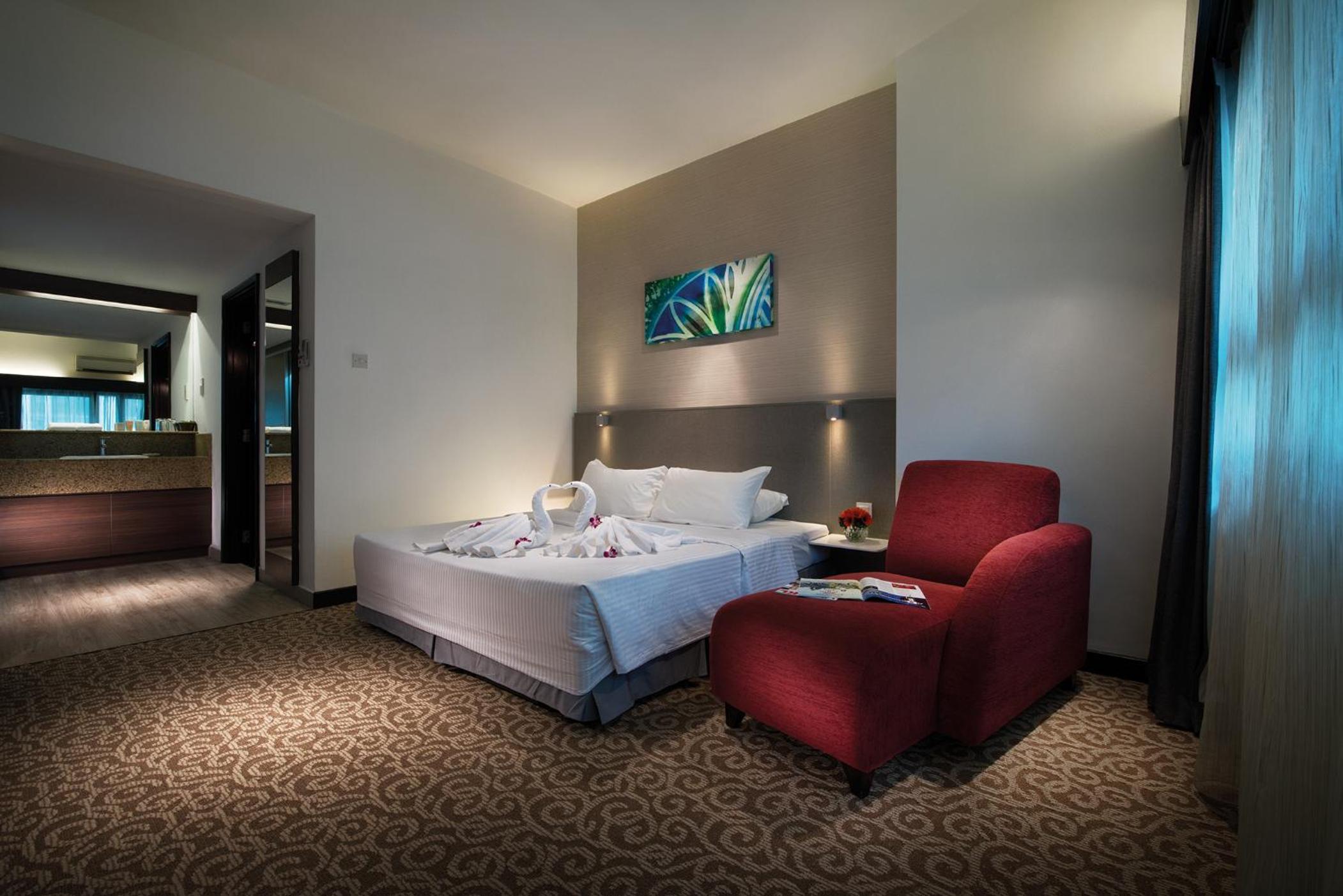 Crown Regency Serviced Suites 6/39