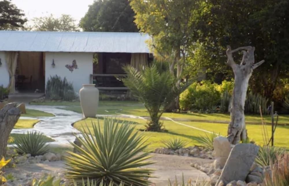 Eldorado Guest House & Camping 6/8