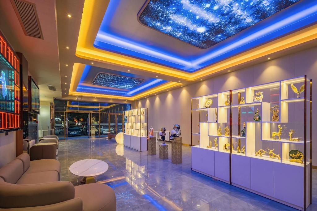 Dequan Luxury Hotel (Chaoyang High speed Railway Station Shilibao Subway Station Branch) 33/50