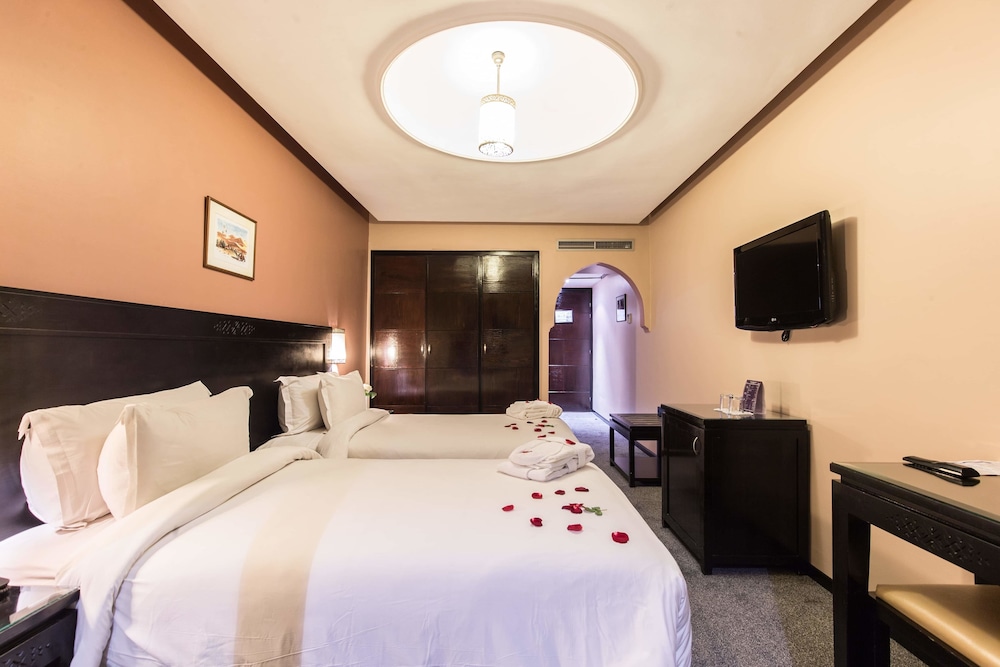 Hotel Almas 7/50