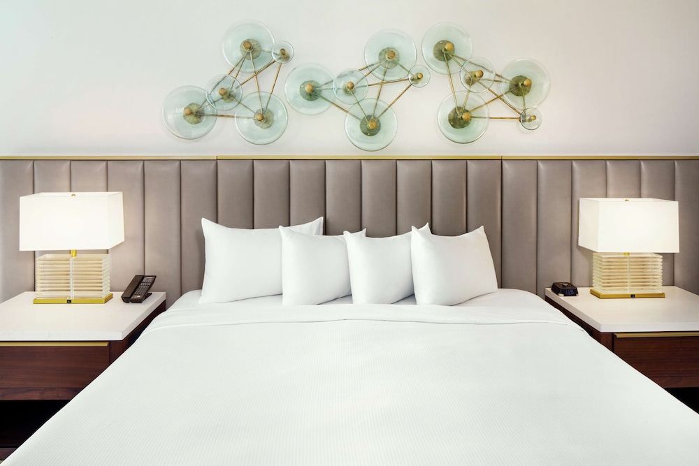 Hilton Marco Island Beach Resort and Spa 6/58