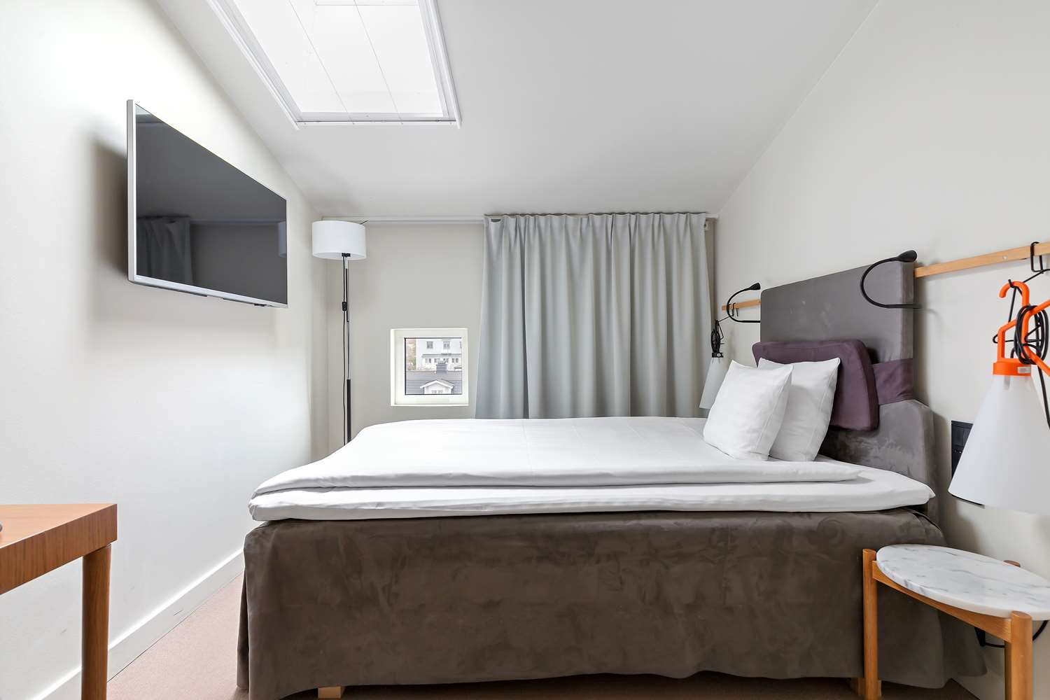 Economy, Single Bed, Roof Wing