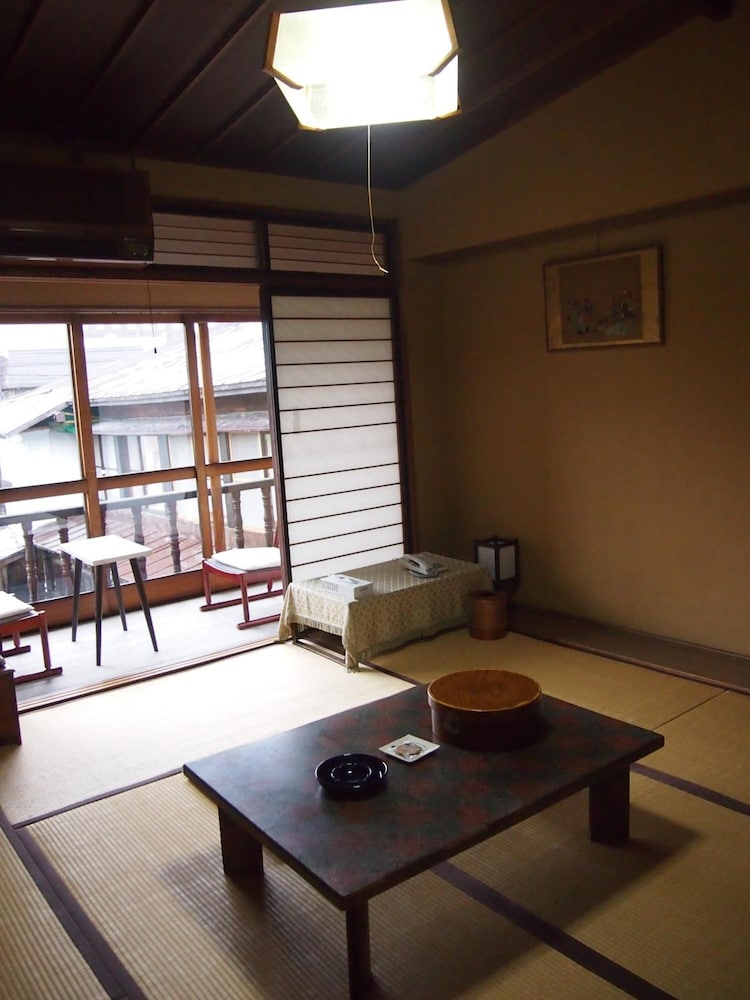 Ishiba Ryokan 24/34
