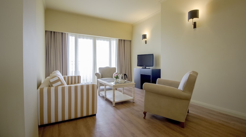 Calheta Beach by Savoy Signature 50/79