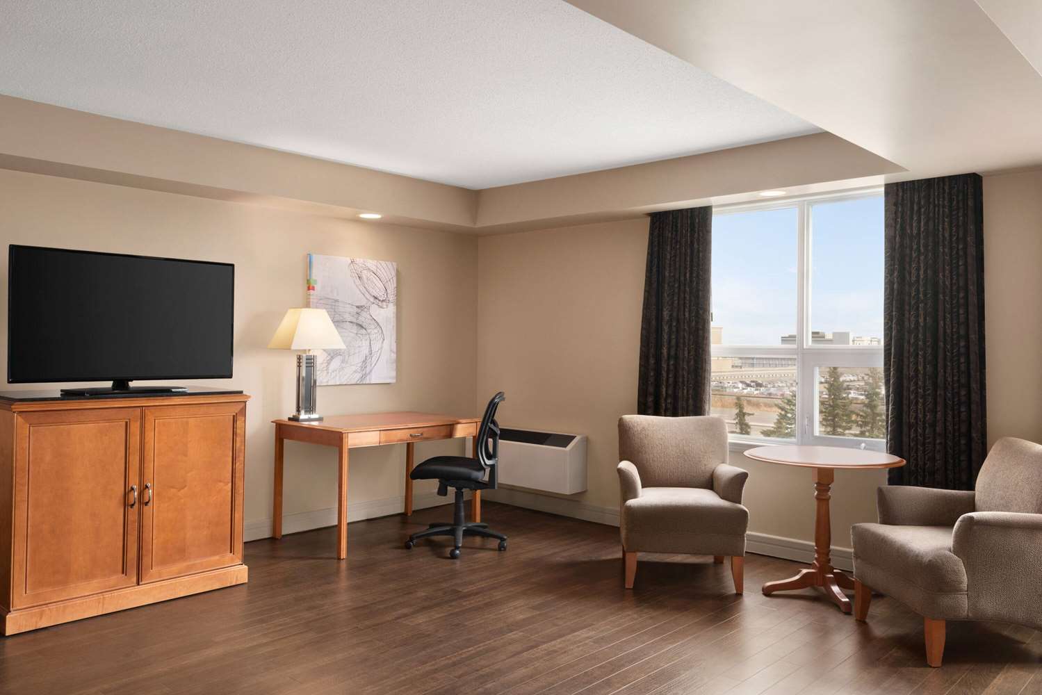 Royal Hotel Edmonton Airport, Trademark Collection By Wyndham 37/40