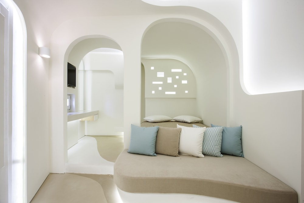 Andronikos Santorini 20/42