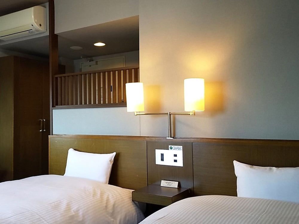 Hotel Route-Inn Niigata-Nishi Inter 32/53