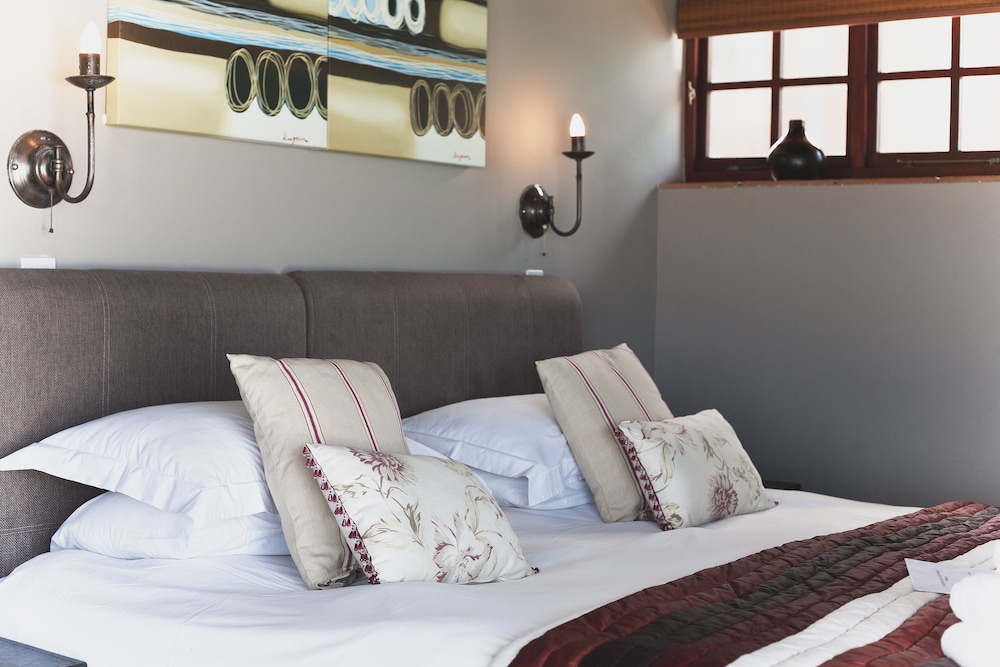 Dolphin Dunes Guest House 4/19