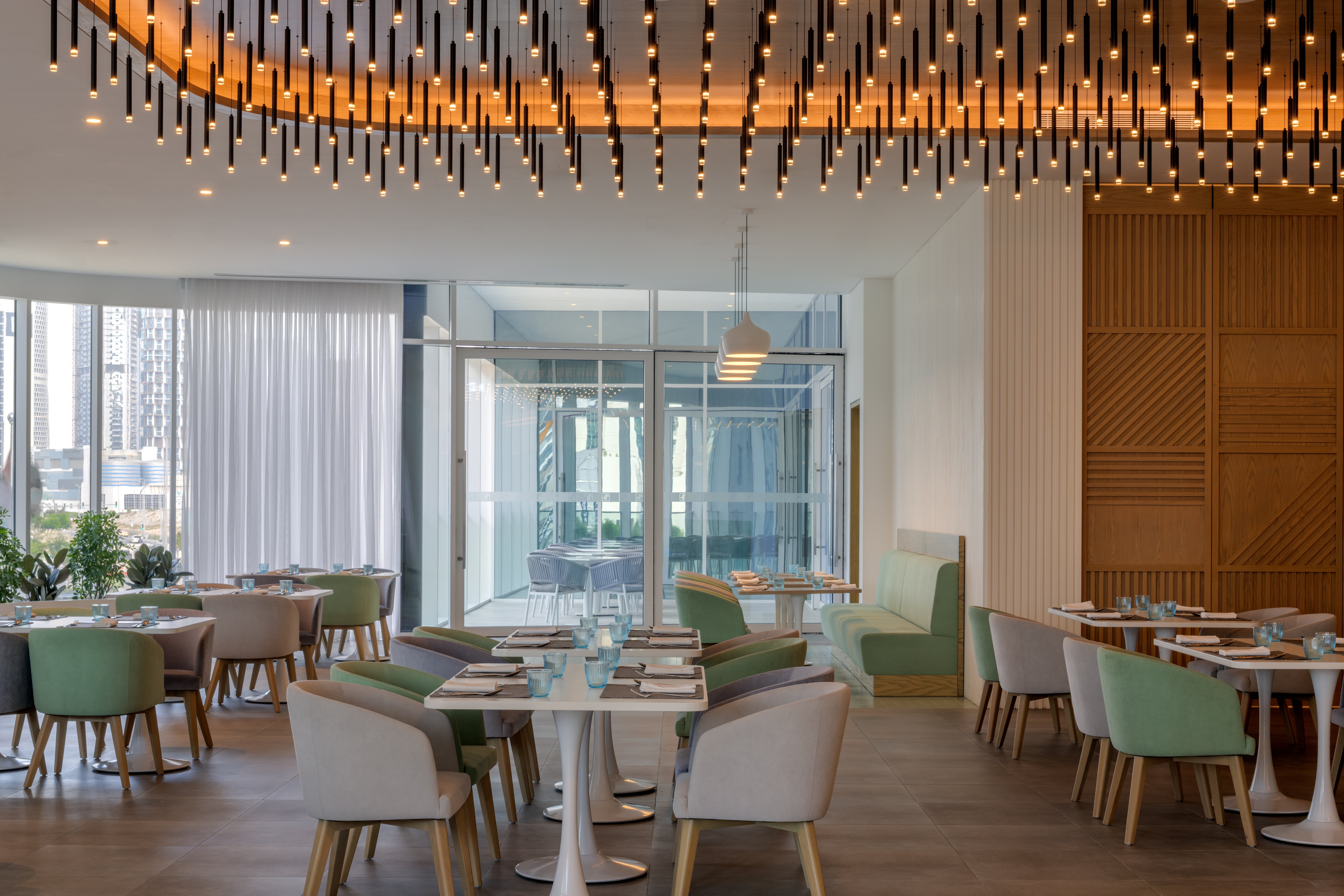 Holiday Inn Dubai Business Bay 37/54