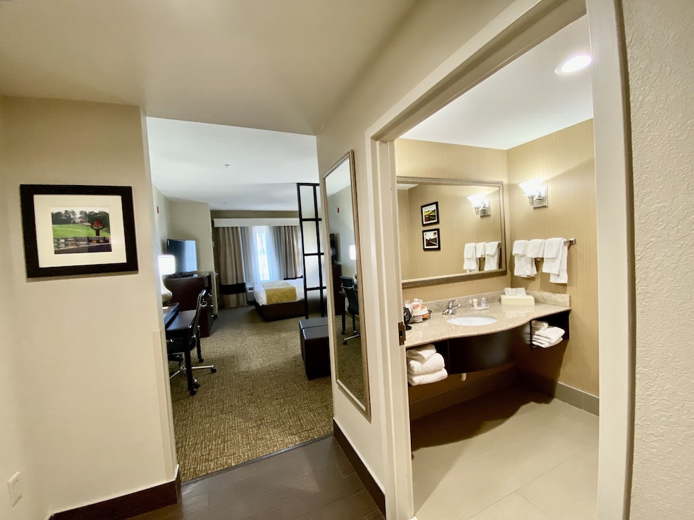 Comfort Suites Byron Warner Robins 35/40