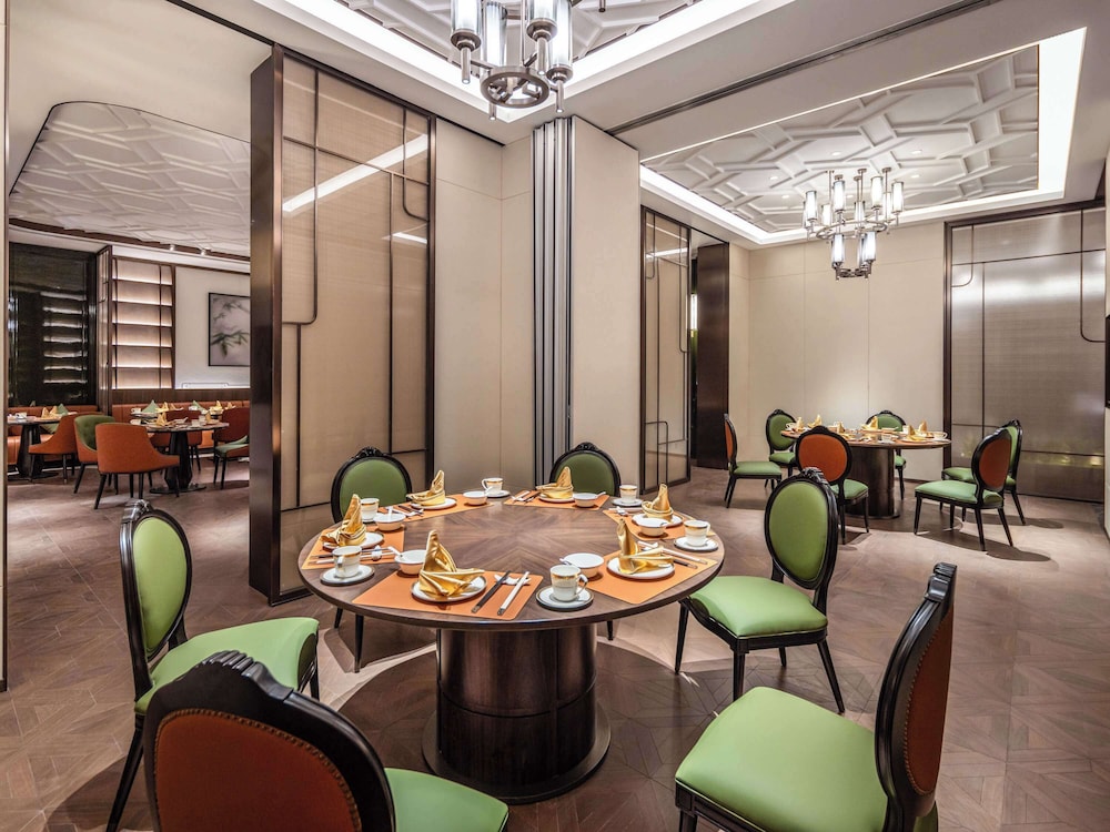 Grand Mercure Yichang Waitan 55/72
