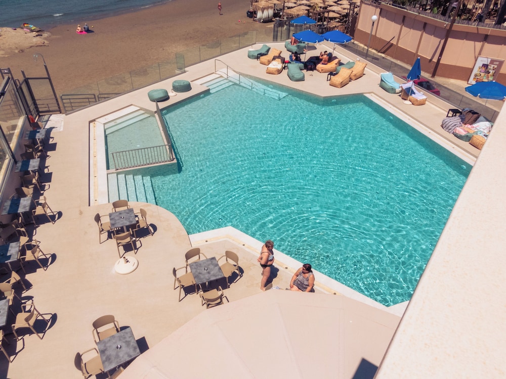 Chrispy Beach Resort 34/43