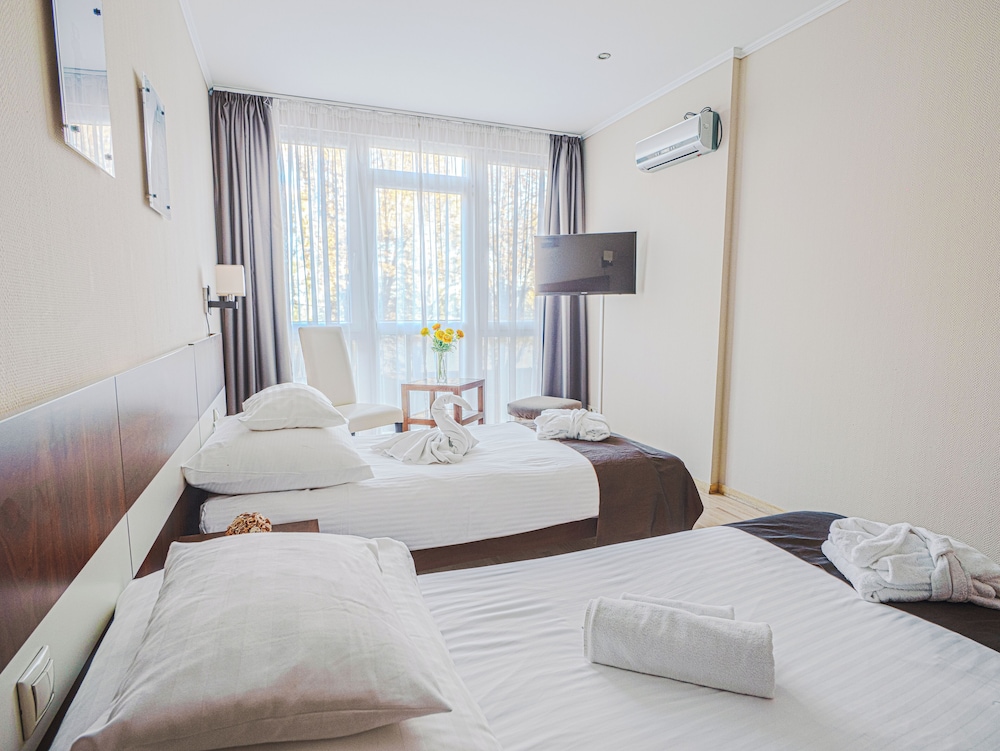 1 BEDROOM, STANDARD, DOUBLE OR TWIN BED, RIVER VIEW, BALCONY