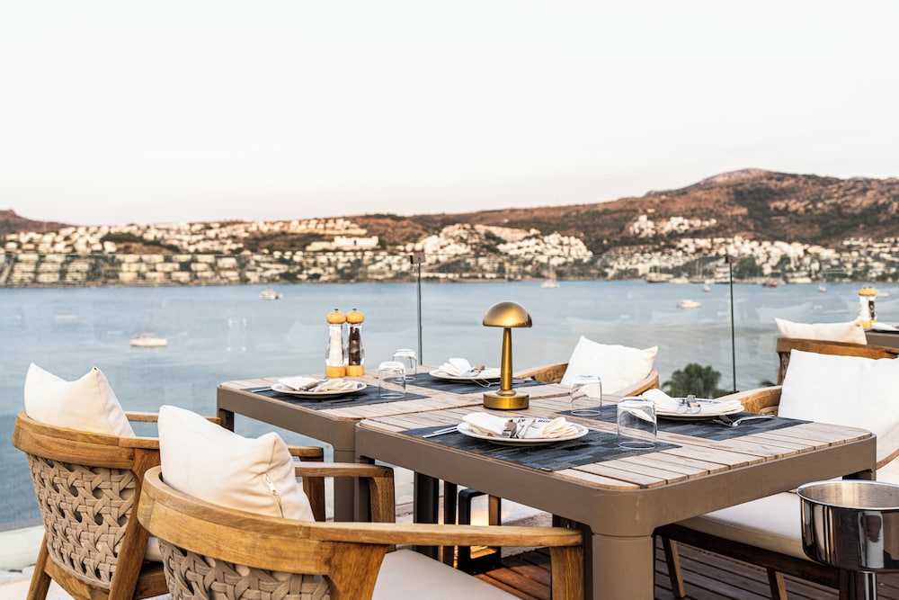 Cape Bodrum Luxury Hotel Beach 62/79