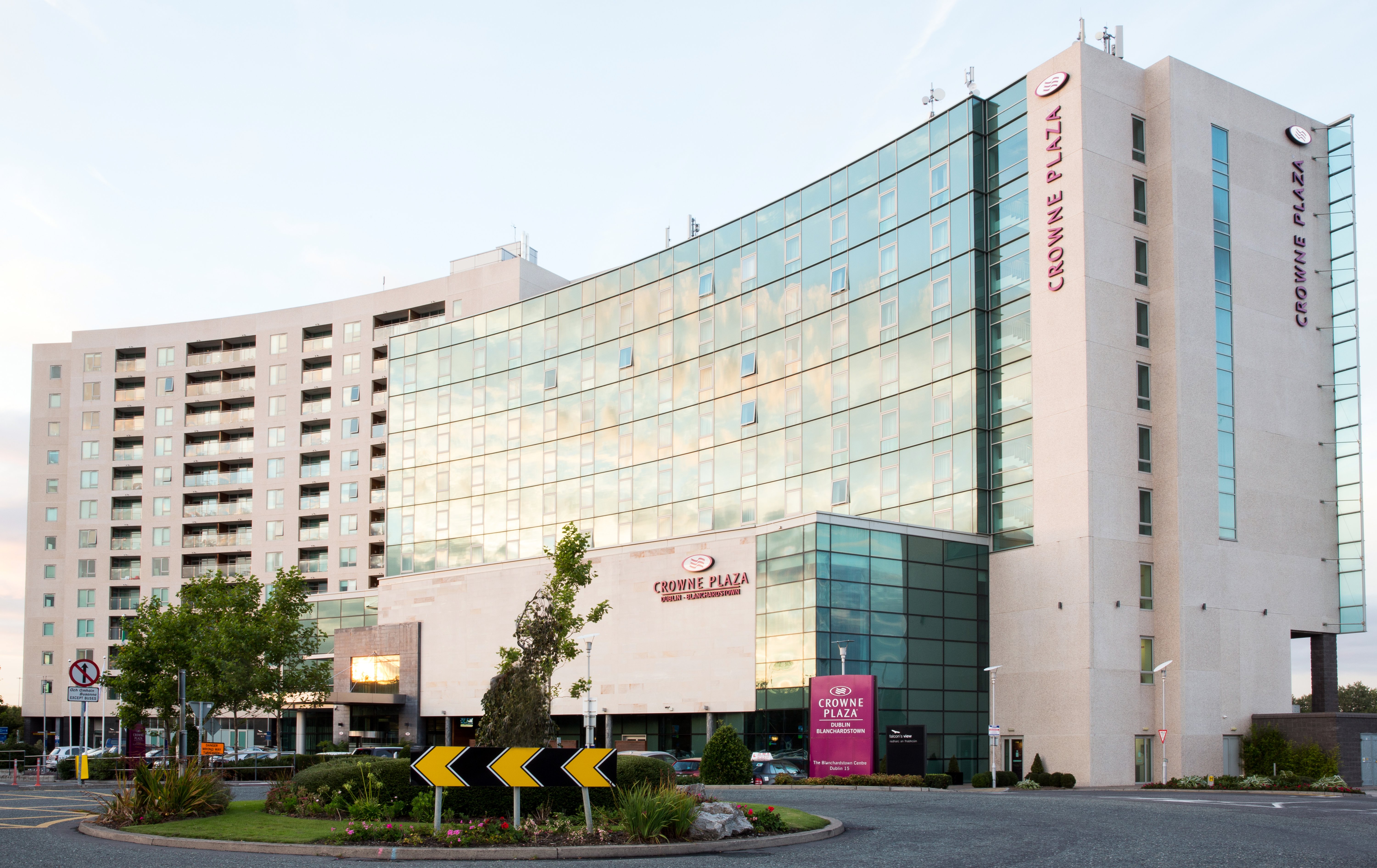 CROWNE PLAZA BLANCHARDSTOWN 2/76